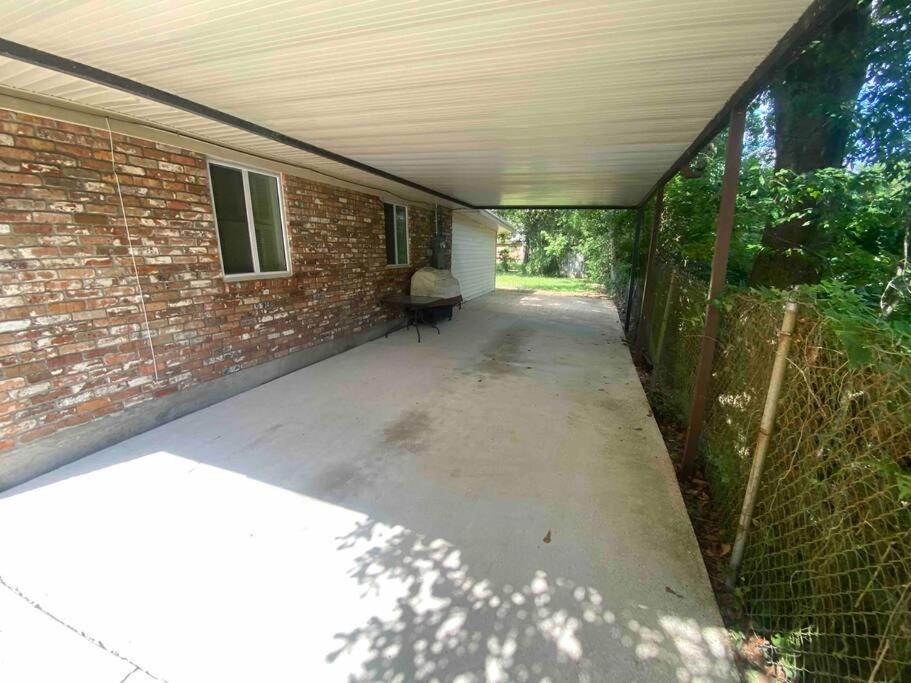 Feels Like Home Escape, 1/2 Mile To Beach Gulfport Exterior photo